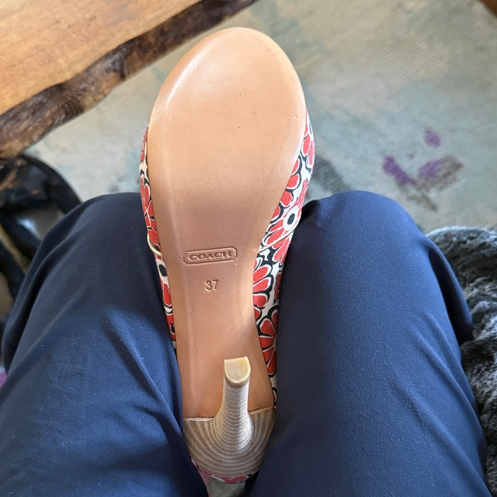 NWOB Coach Floral Heels - Picture 7 of 10